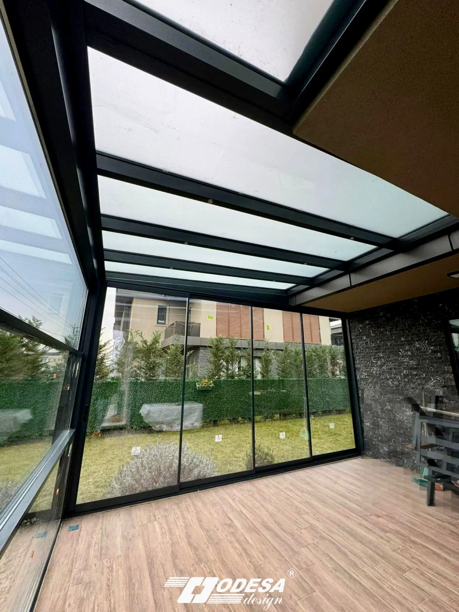 SKY Glass 1